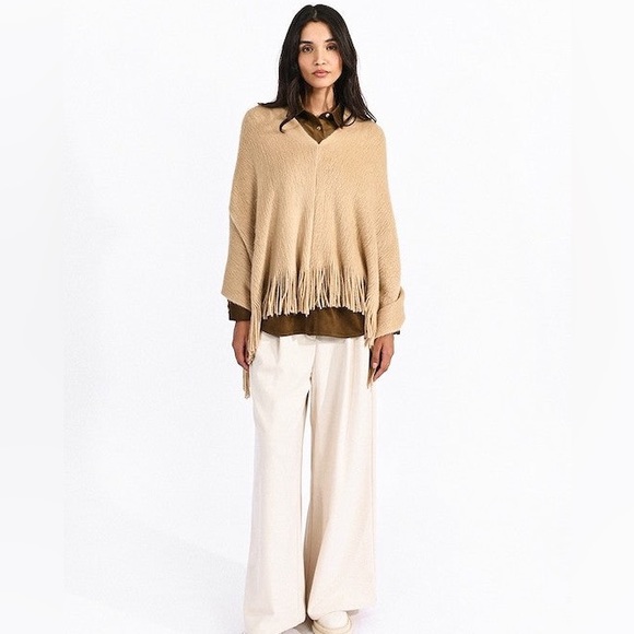 Molly Bracken Pullover Poncho Camel One size - Picture 2 of 6